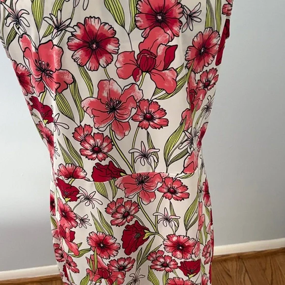 Tail Floral Sleeveless Golf Dress with Shorts - Picture 4 of 5